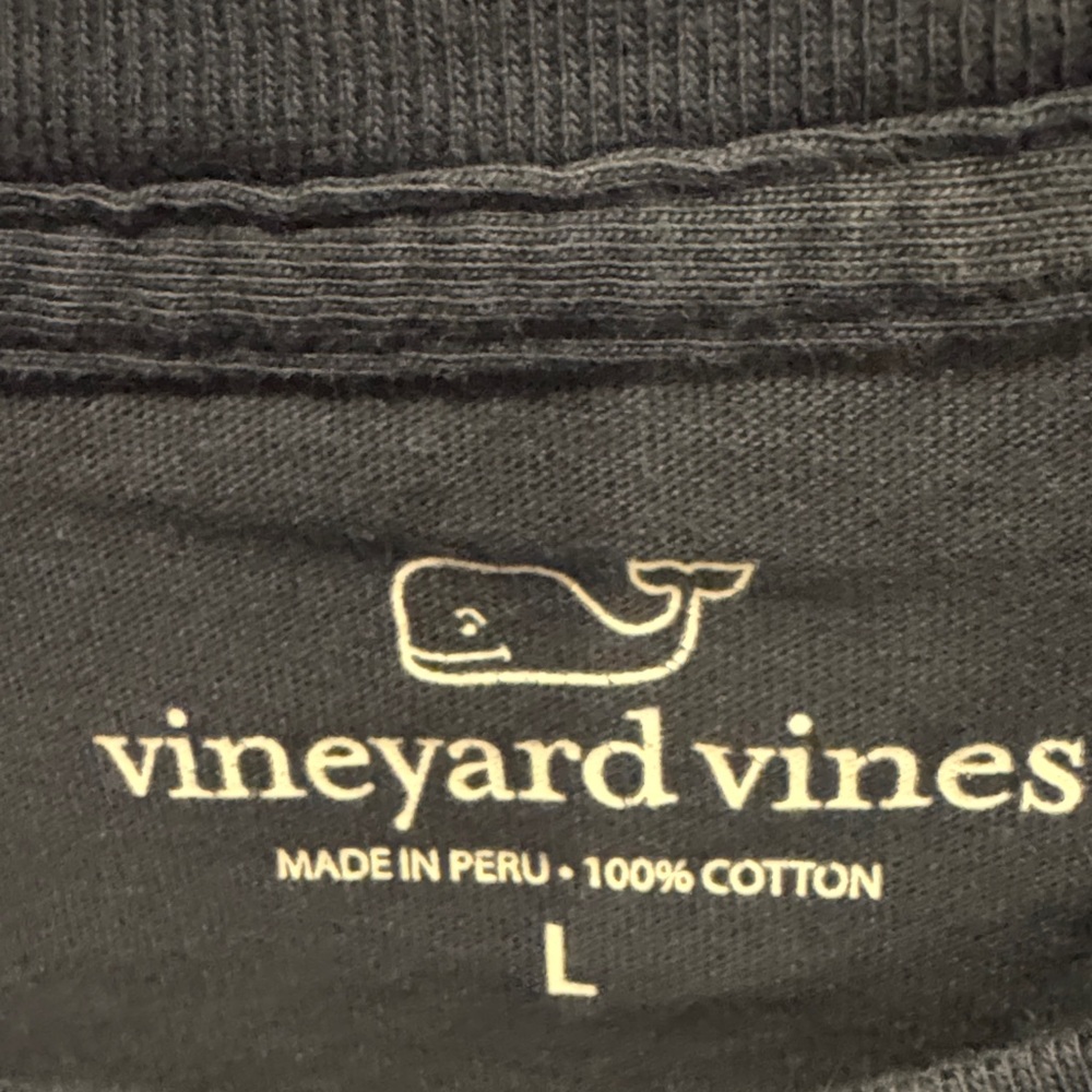Vineyard Vines Men's Dark Blue Pocket Tee - Picture 3 of 7